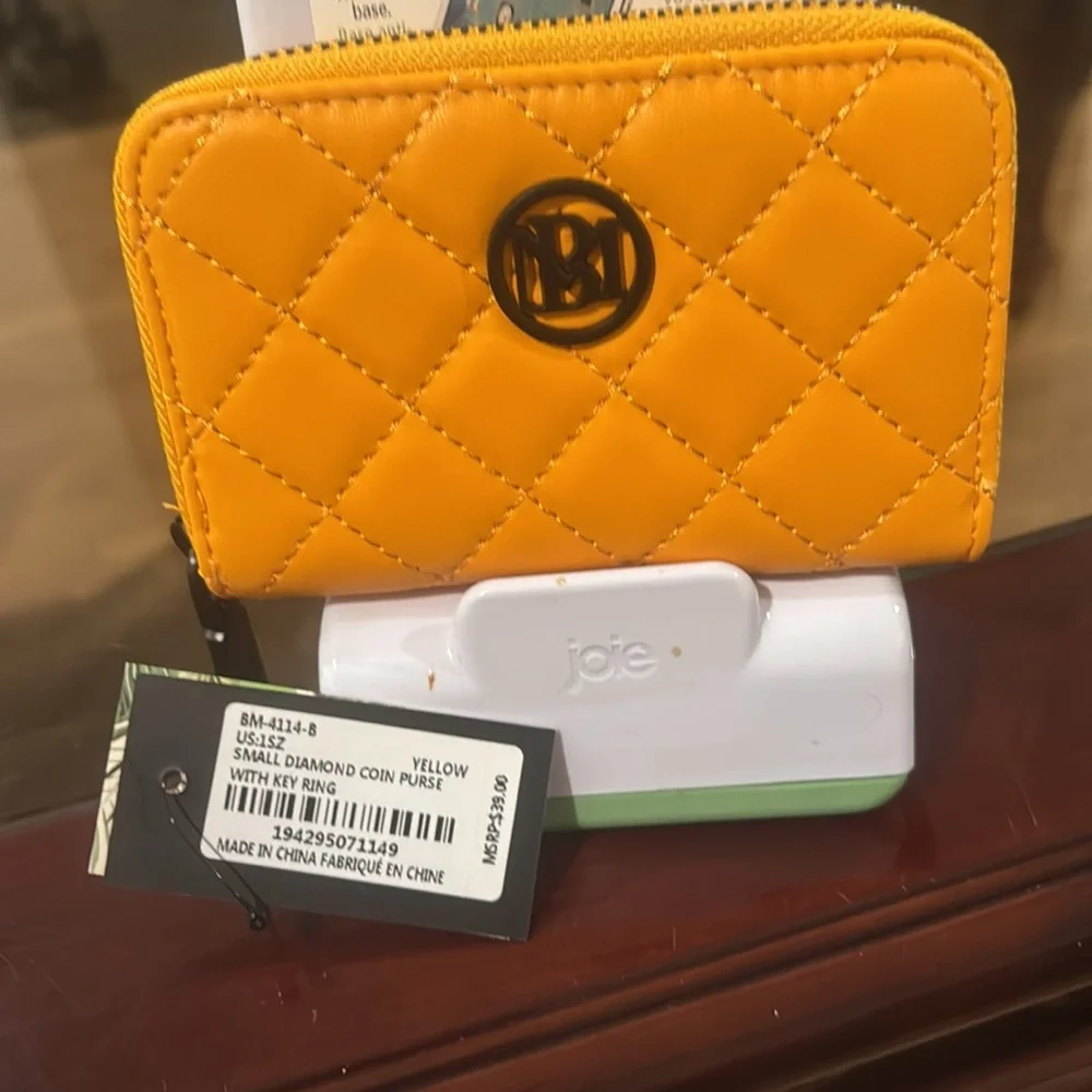 Quilted Yellow Zip-Around Wallet - Picture 3 of 5